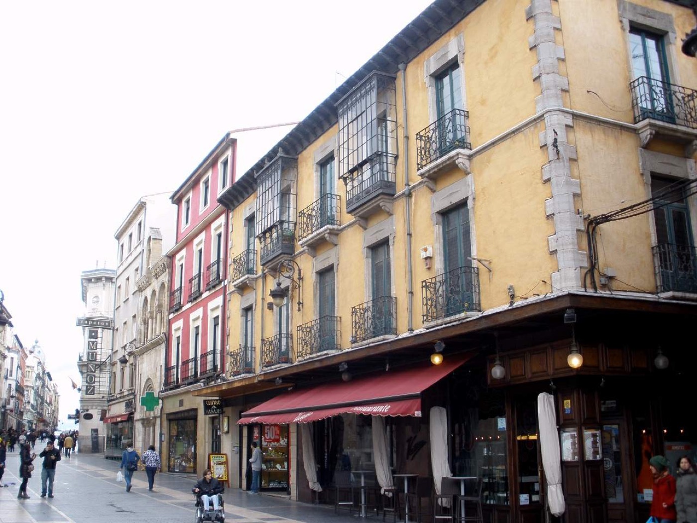 Calle Ancha — El Paseo de León