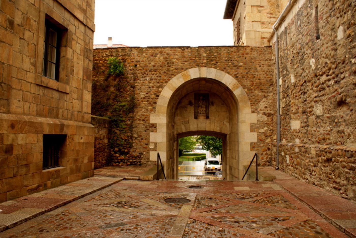 Puerta Castillo y Torres de la Muralla