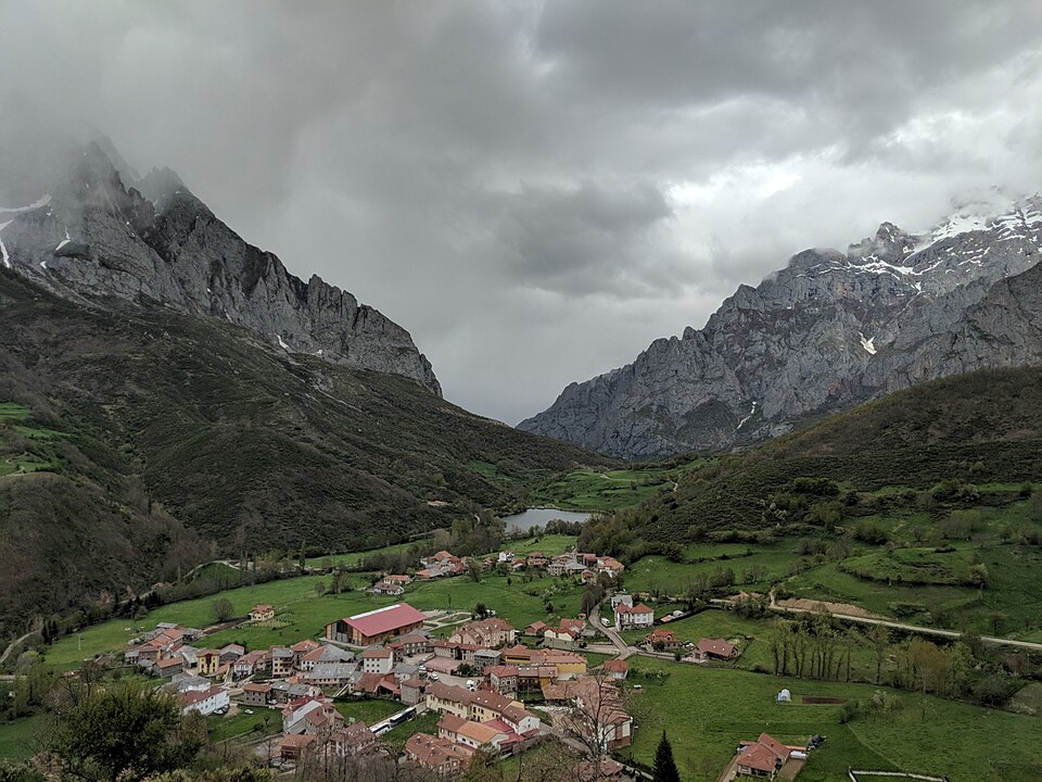 Posada de Valdeón — Virgen de Corona